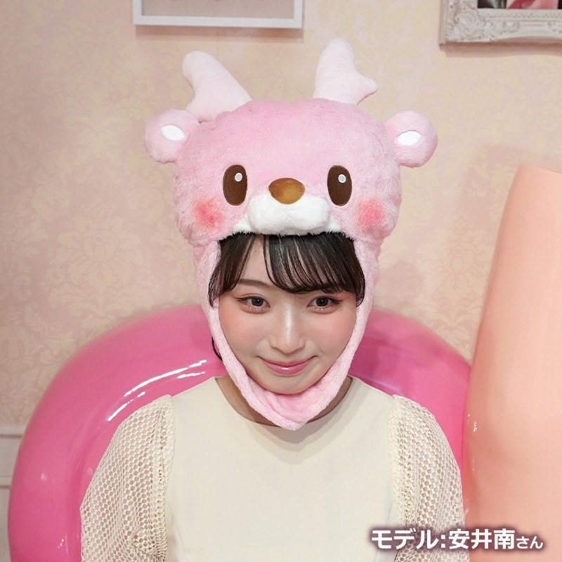 着用イメージ(安井南さん/ベルトを留めたパタン)