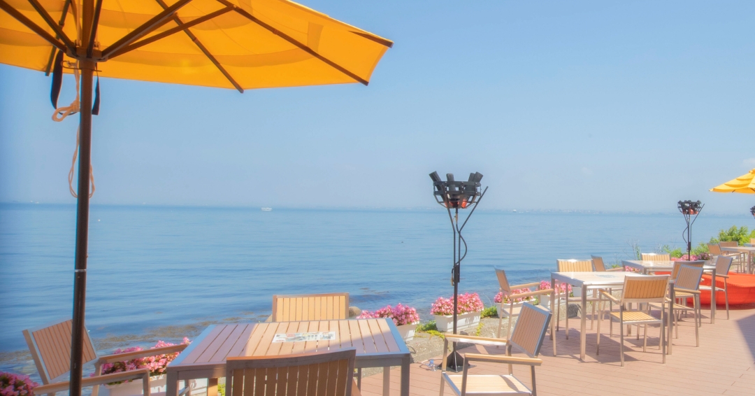 淡路島西海岸「Ladybird Road」テイクアウトメニュー充実! 青い海を目の前にテラスで海外気分『Seaside food terrace』本日より開催