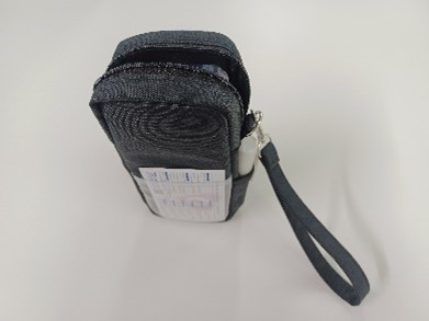 側面ポケットはマウスピースの保管に最適!