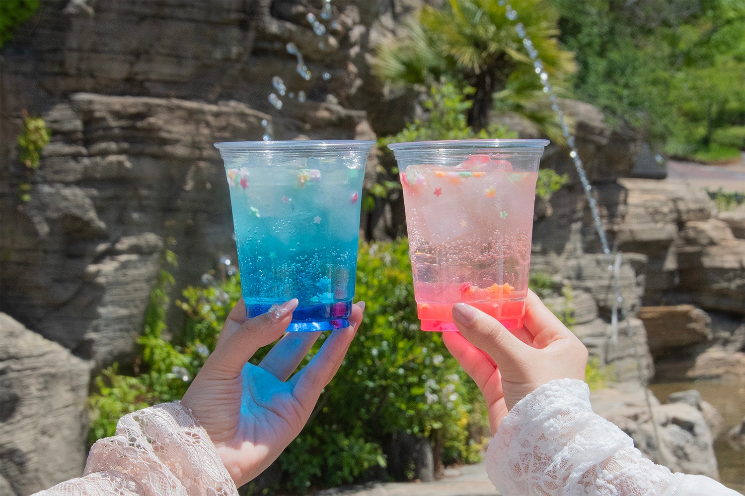 左)ひこぼしソーダ、右)おりひめソーダ イメージ