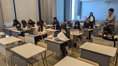 nYhblIUvnHBhoU3ZmbWc.jpg?w=940&h=940