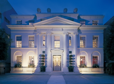 六本木の喧騒を一瞬で忘れさせる大人の隠れ家