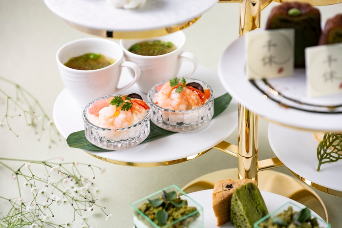 手前より、洋風ちらし寿司、ベジタブルスープ