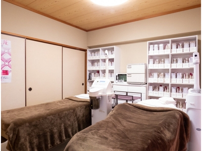 nikiA5MsqrZqkzM3QmMs.jpg?w=940&h=940