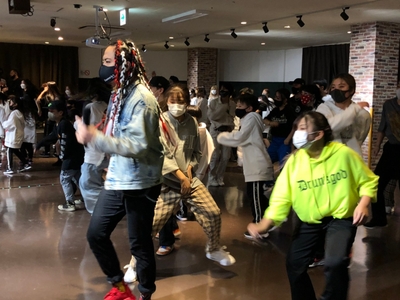 njV7bug12XA31yAhwFku.jpg?w=940&h=940