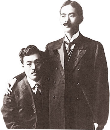 石塚三郎博士(右)野口英世博士(左)