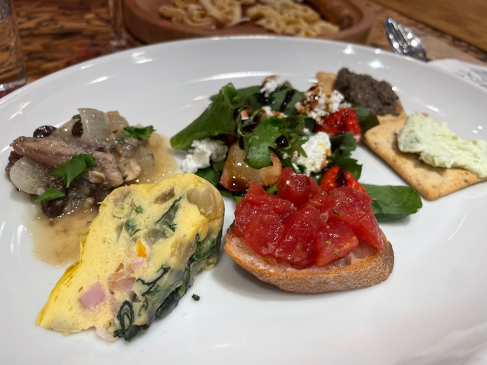 サルディンサオールなどイタリア各地の盛り合わせ