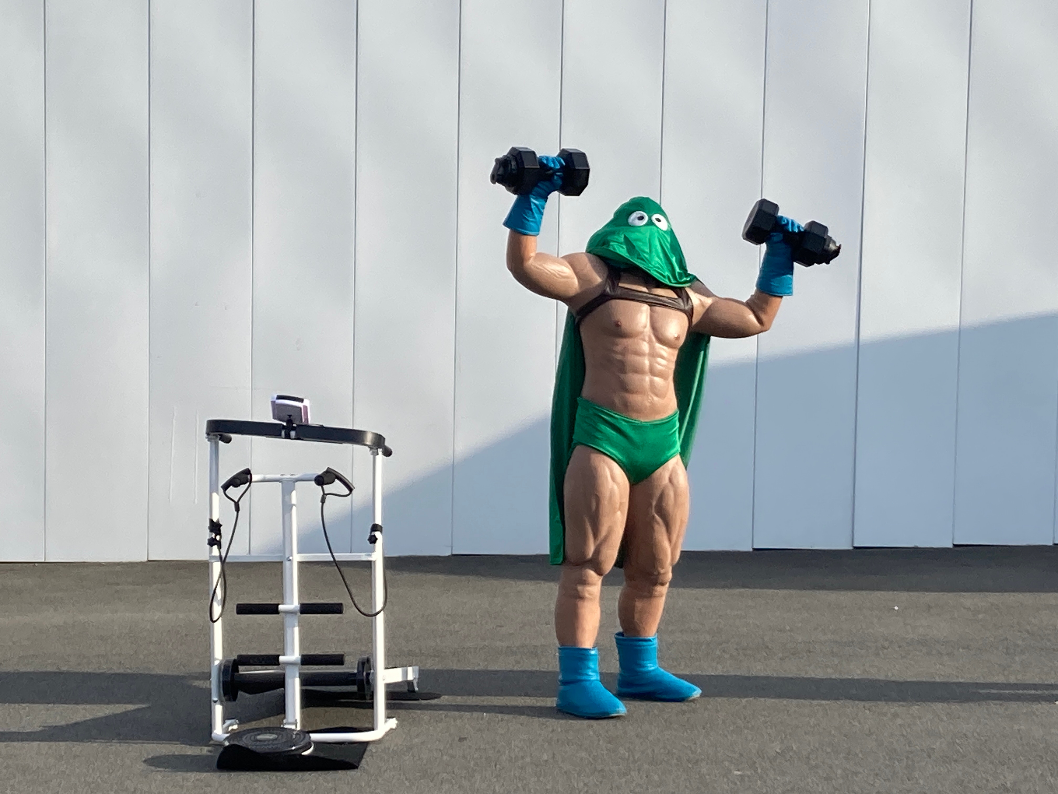 「ドラゴンクエスト アイランド　いにしえの魔神と導かれし冒険者たち」
復刻開催初日、盗賊団の親分が乱入！？
「カンダタ グリーティング」4月24日（金）限定開催