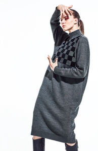 [バジーレ28]　ニットドレス 64,900円（税込）