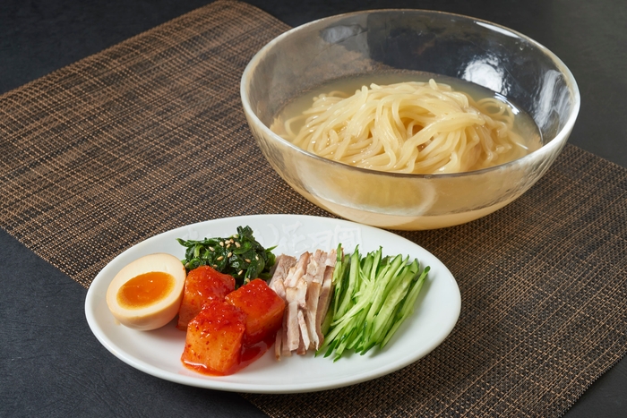 盛岡冷麺 琥珀_980円(税込)