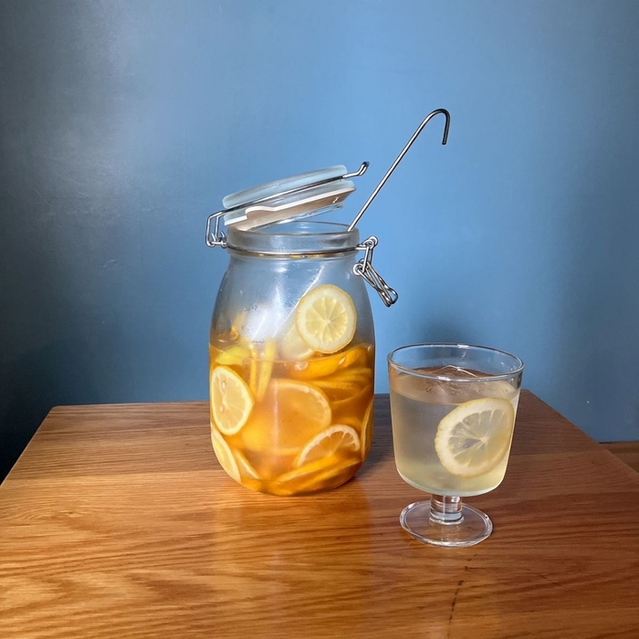 国産レモンとオーガニックハニーを使用 甘さは蜂蜜だけのハニーレモネード