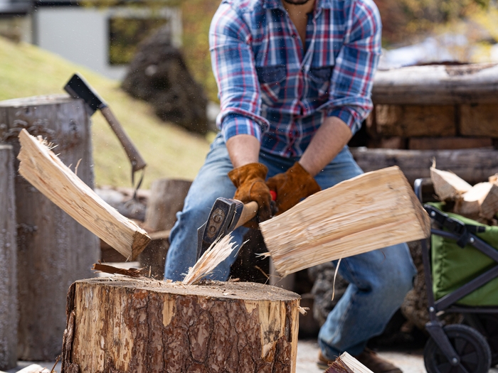 薪割(無料) 早めにチェックインして施設内アクティビティを楽しんでいただくのもおすすめです
