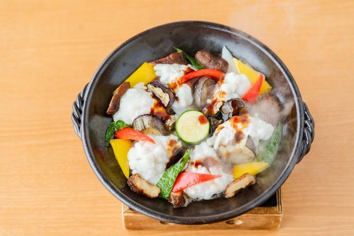 鱧と夏野菜の宝楽焼き~五香ソース~ 2,870円(税込)