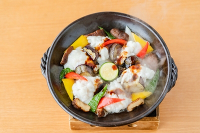 鱧と夏野菜の宝楽焼き～五香ソース～ 　2,870円(税込)