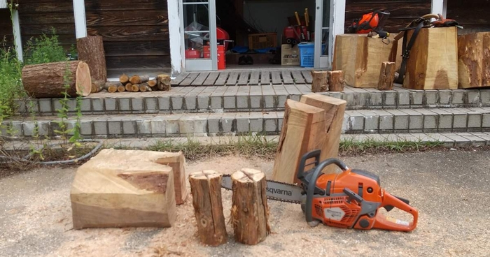 奥会津の木でつくる、スウェーデントーチ薪作り体験