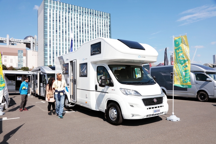 車両展示風景01