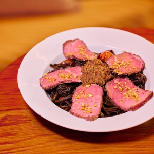 o8SzMHiK0cHOHwAVDuq4.jpg?w=940&h=940