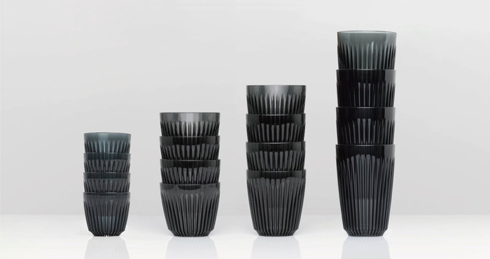 (左から)3オンス、6オンス、8オンス 、12オンス/4サイズ