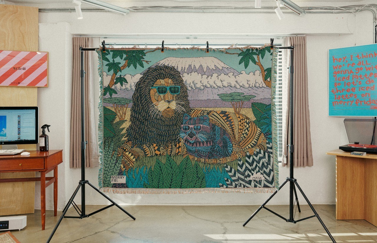 MULGA THE ARTIST × MERRYFRIDAY – 全5デザインのコラボスローケット発売。アートを「飾る」のではなく「使う」。スローケットを「使う」のではなく「飾る」。