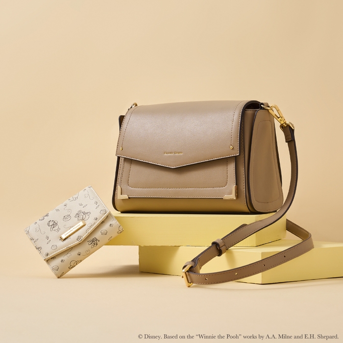 ミニ財布付きのショルダーバッグ