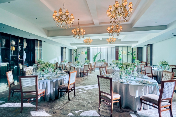 豪華な調度品のパーティースペース(4F)