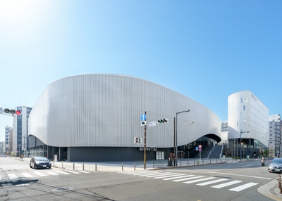 oJJF2aLE3zT617xlVTss.jpg?w=940&h=940