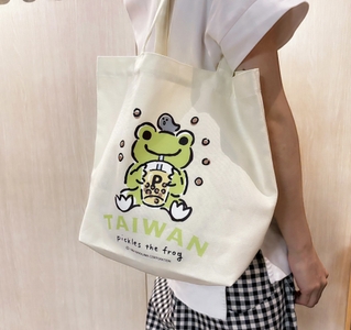 pickles the frog×TAIWAN トートバッグ（タピオカミルクティー・横）