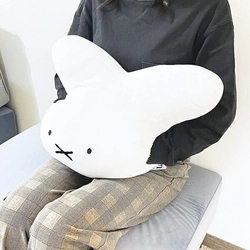 ミッフィー７０周年にふさわしい「ナインチェ」デザインアイテム。初期のミッフィーの愛らしい姿に胸きゅんがとまりません。