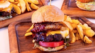 淡路牛100%！淡路島西海岸 「ミエレ ザ ダイナー」 新作バーガー3種が10月3日（金）より登場！