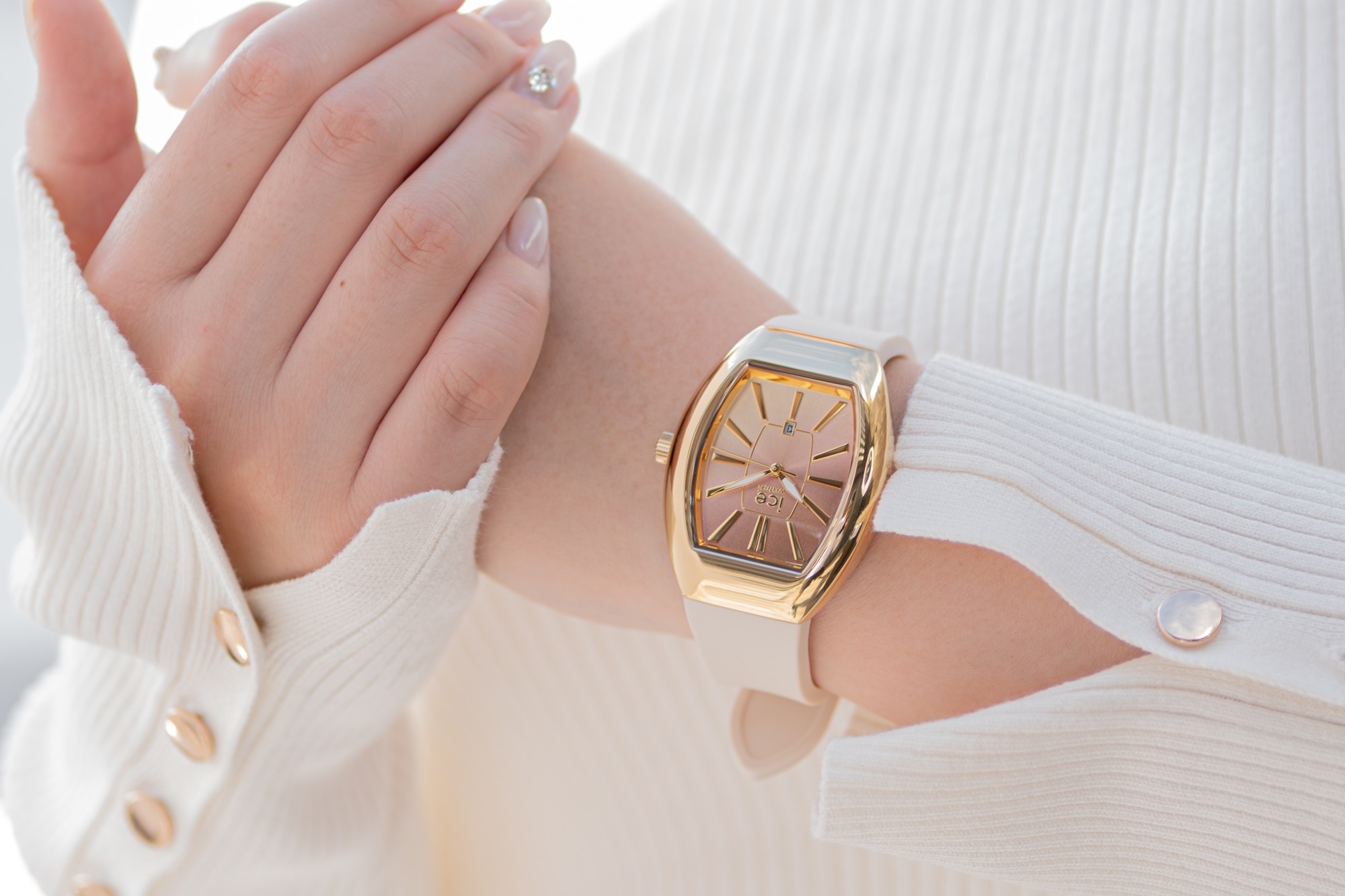 ICE boliday dome metal 各22,000円(税込)