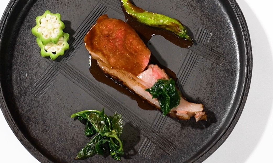 コースのメインで提供される羊肉