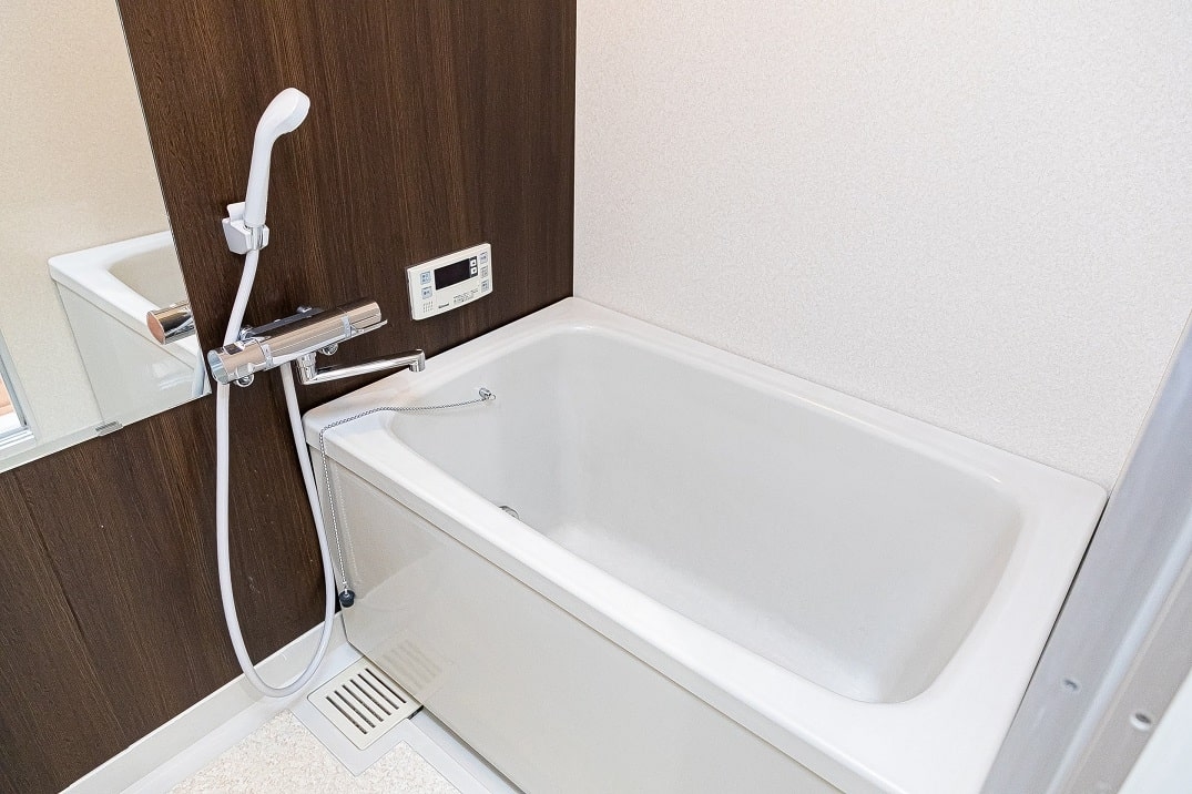 フルリノベーションを施した浴室(他室転用)