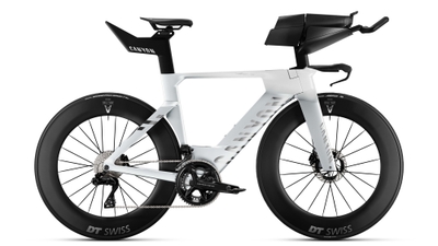 スピードマックス CFR Di2 （シマノデュラエースDI2完成車）1,830,000円（税込） 平均重量8.65kg　特別カラー（アップチャージ85,000円）：シルバーサーファー