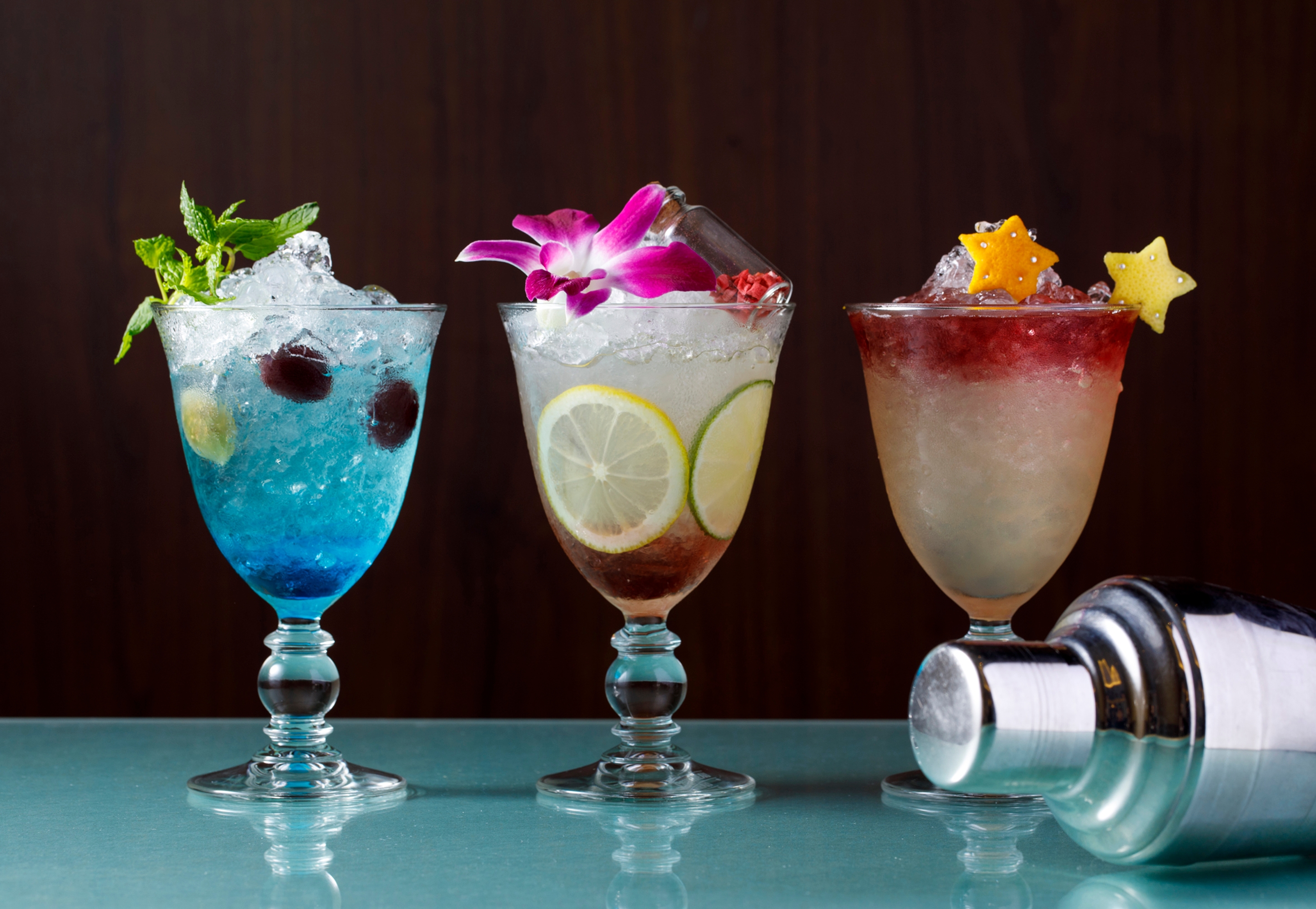 【ウェスティンホテル仙台】バーテンダー気分で味わう夏のカクテル&モクテル「Shake Frappe Cocktail(シェイクフラッペカクテル)」を発売