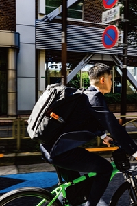 p4KjtFbV7dR7KHcqAqdv.jpg?w=940&h=940