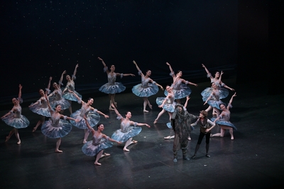 p4uqwrHIUmcYvcA6s8zy.jpg?w=940&h=940