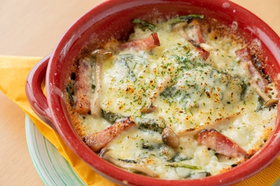 冬にピッタリな「キノコとホウレンソウのクリームドリア」1,500円（税込）