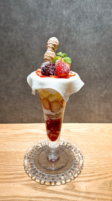 ストロベリー大福パフェ