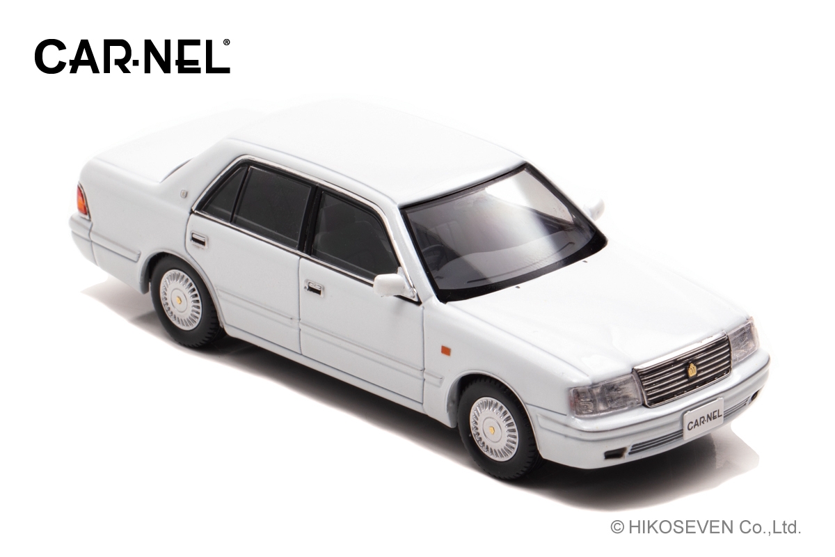 1/43 トヨタ クラウン ロイヤルサルーンG (JZS155) 1999 White Pearl Crystal Shine:右前