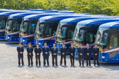 pEd51szgy1A8wLwtk0RH.jpg?w=940&h=940