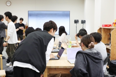 pEzJExMREkNy7GOy7JLK.jpg?w=940&h=940