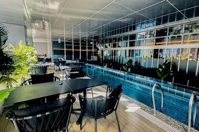 X PLACE water terrace＜東急歌舞伎町タワー5F＞