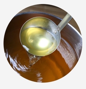 スープのベース「黄金出汁」