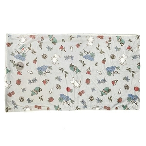 ムーミンのナチュラルデザインのブランケット