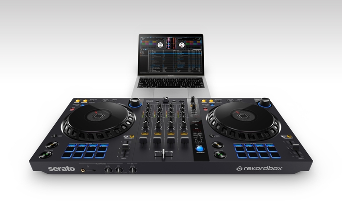 自由自在なDJプレイを可能にするSerato DJ Proとのプラグ＆プレイ