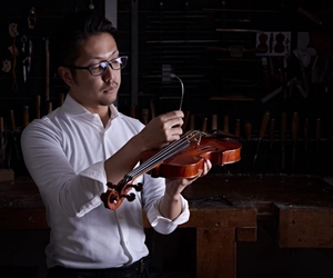 海外に出ていく日本人の為のドレスシャツ！着る人のパフォーマンスと美意識のどちらも満足させるデッコーロウォモ