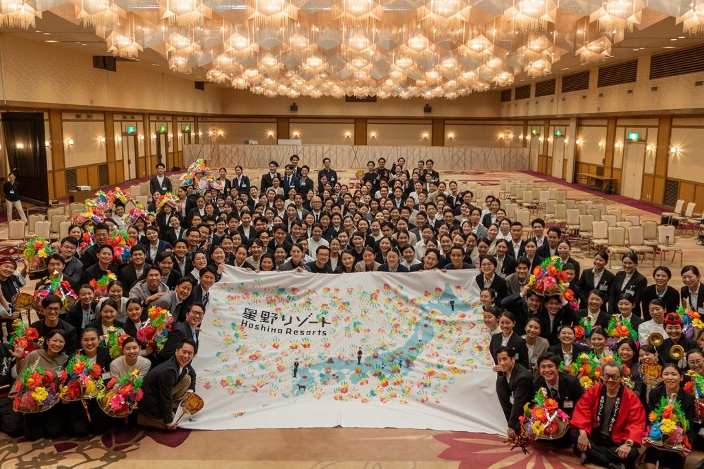 【星野リゾート】2023年度春の入社式実施のご報告 ~ねぶた囃子が門出をお祝い!未来に向かって跳ねる324名~|開催日:2023年4月3日・8日