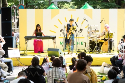 中村有里(sax) 、吉岡”Ree”りさ(pf)、福岡たかし(per)