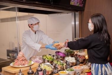 pixDCYic0bcL0NQ8q3er.jpeg?w=940&h=940