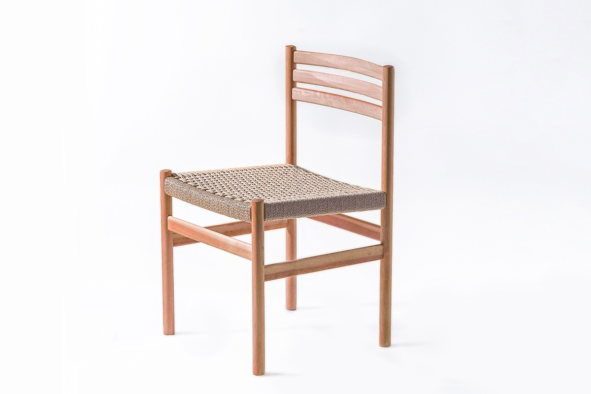 アサダ材とペーパーコードを組み合わせた『Egretチェア』
